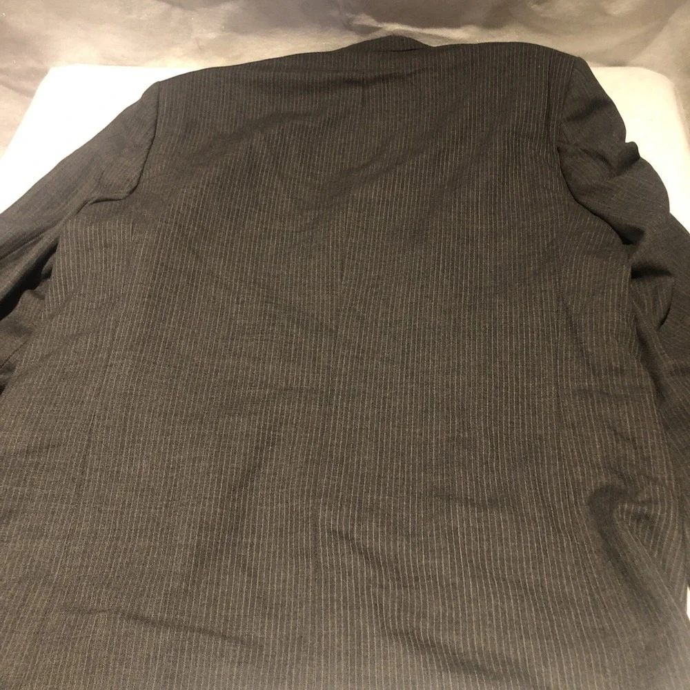 Emanuel Ungaro‎ Sport Coat 100% Wool Size 46R 40W Gray Pin Stripe Dress Holidays